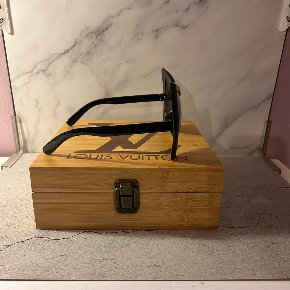 Cat-Eye Black Bow Shaped Sunglasses - Picture 4 of 4